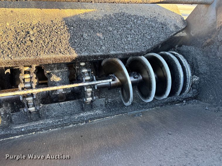 image for item DT0084 2006 Roadtec MTV-1000C material transfer vehicle