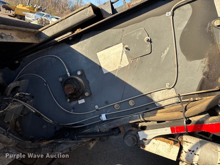 image for item DT0084 2006 Roadtec MTV-1000C material transfer vehicle