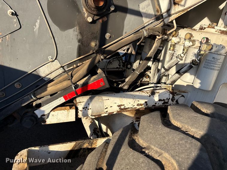 image for item DT0084 2006 Roadtec MTV-1000C material transfer vehicle