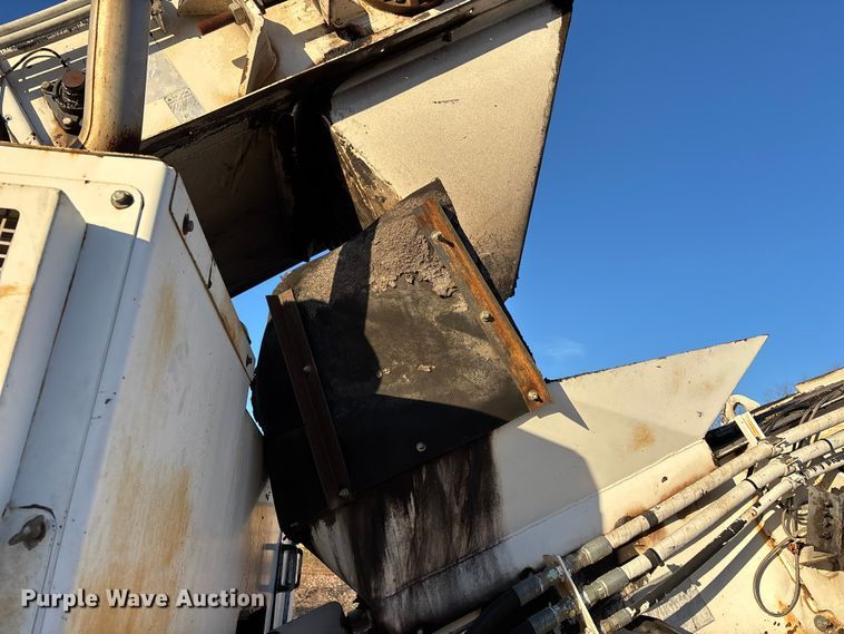 image for item DT0084 2006 Roadtec MTV-1000C material transfer vehicle