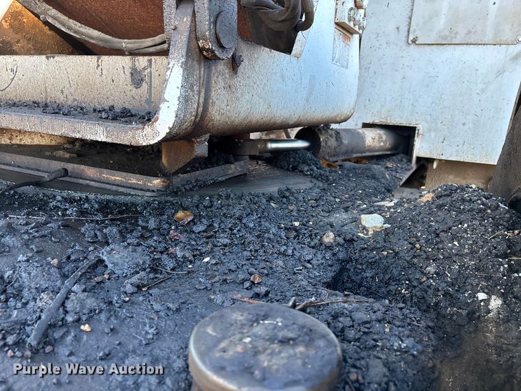 image for item DT0084 2006 Roadtec MTV-1000C material transfer vehicle