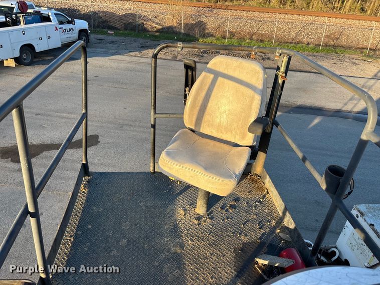 image for item DT0084 2006 Roadtec MTV-1000C material transfer vehicle