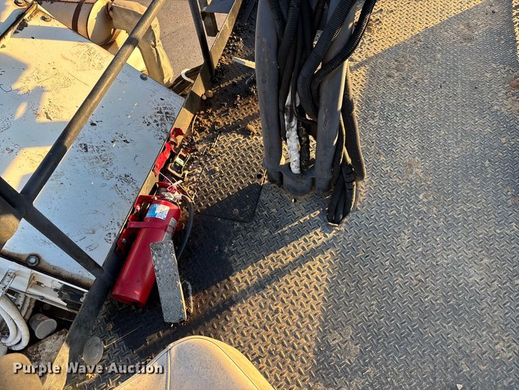 image for item DT0084 2006 Roadtec MTV-1000C material transfer vehicle