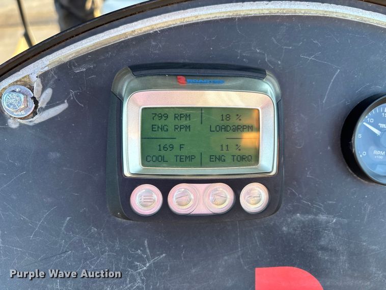 image for item DT0084 2006 Roadtec MTV-1000C material transfer vehicle