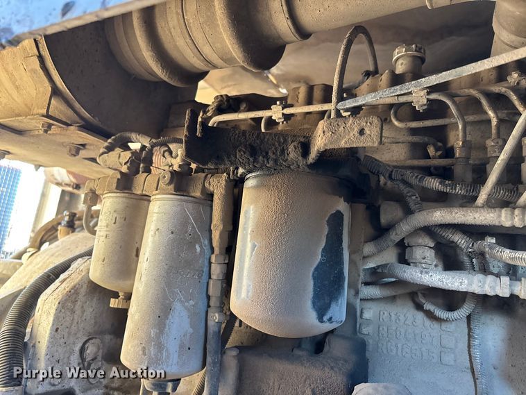 image for item DT0084 2006 Roadtec MTV-1000C material transfer vehicle