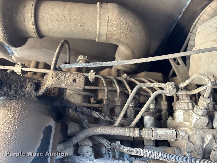 image for item DT0084 2006 Roadtec MTV-1000C material transfer vehicle