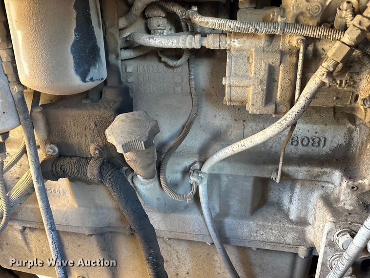 image for item DT0084 2006 Roadtec MTV-1000C material transfer vehicle