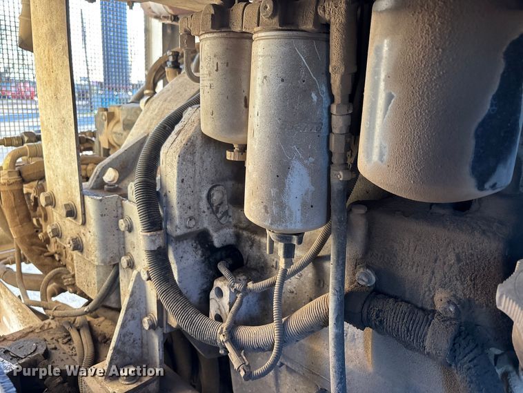 image for item DT0084 2006 Roadtec MTV-1000C material transfer vehicle