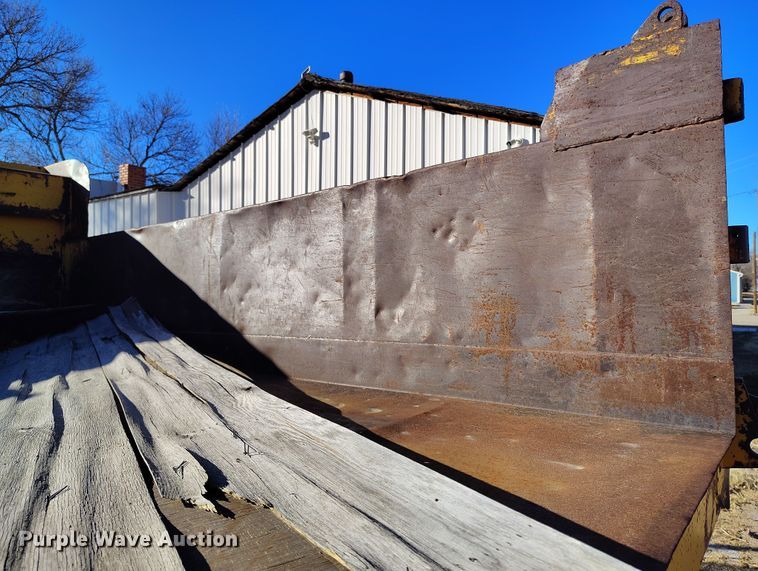 image for item DT0975 1973 Dodge D600 dump truck