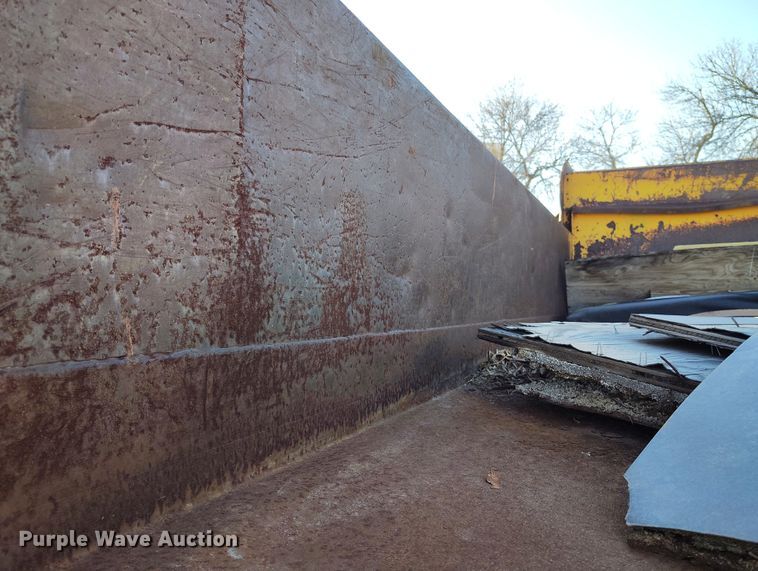 image for item DT0975 1973 Dodge D600 dump truck