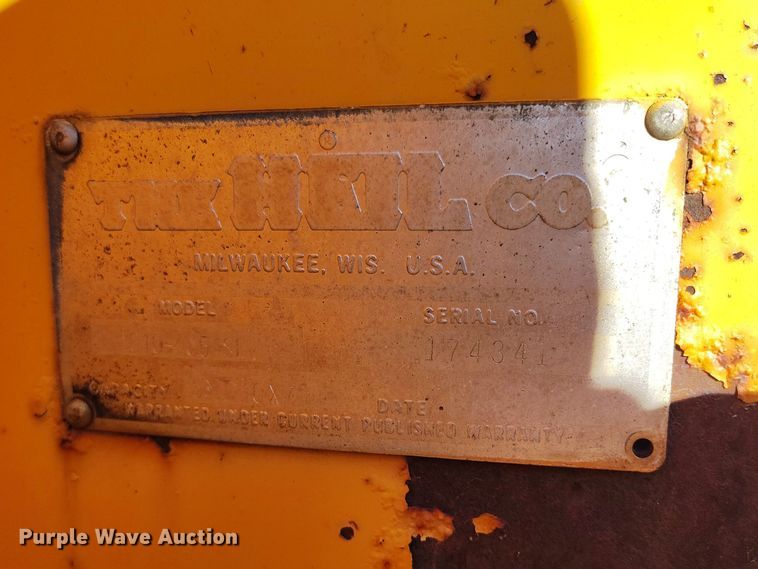 image for item DT0975 1973 Dodge D600 dump truck