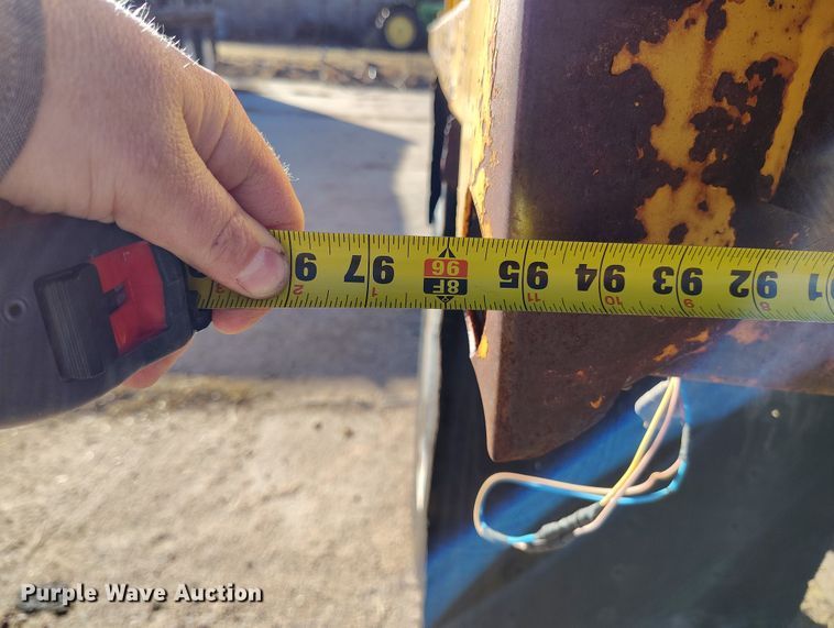 image for item DT0975 1973 Dodge D600 dump truck