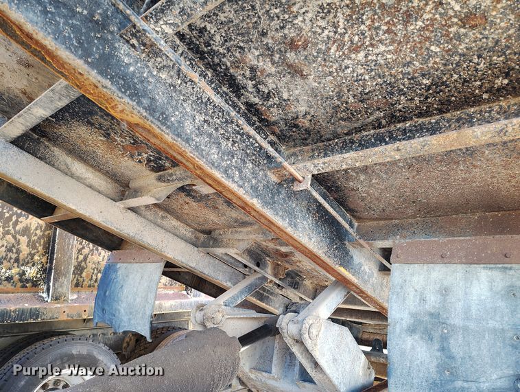 image for item DT0975 1973 Dodge D600 dump truck