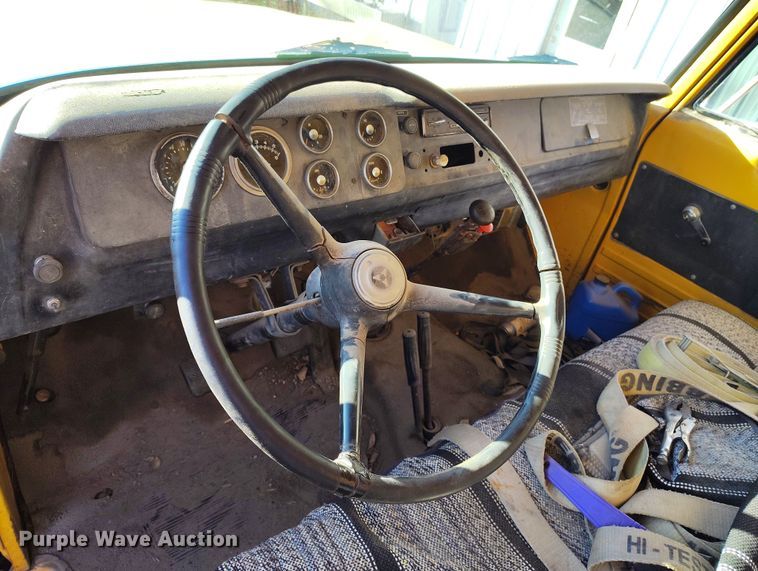 image for item DT0975 1973 Dodge D600 dump truck