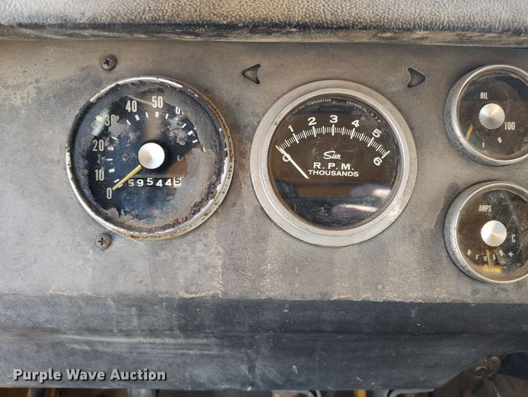 image for item DT0975 1973 Dodge D600 dump truck