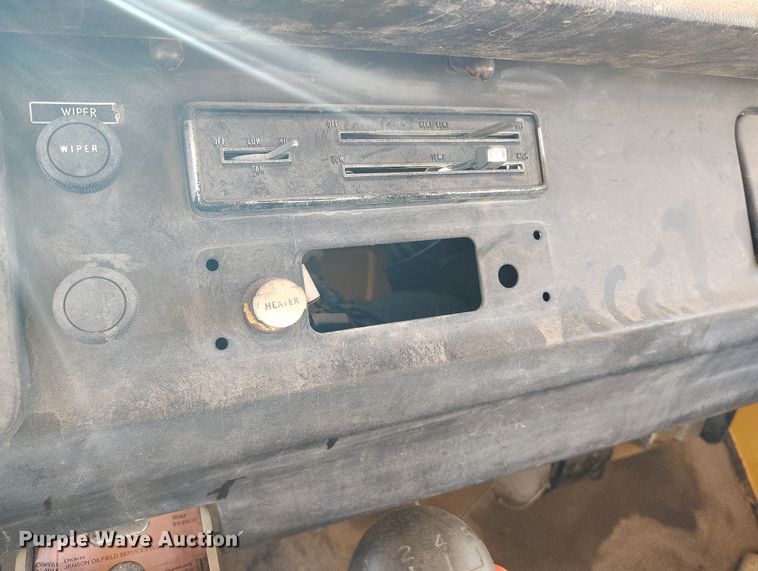 image for item DT0975 1973 Dodge D600 dump truck