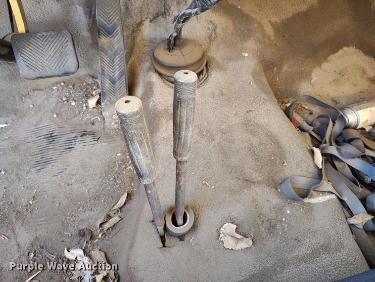 image for item DT0975 1973 Dodge D600 dump truck