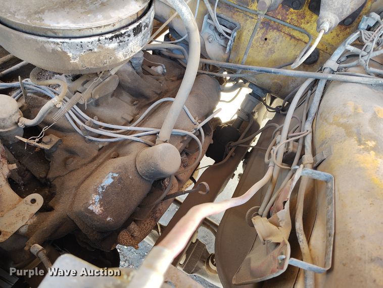 image for item DT0975 1973 Dodge D600 dump truck