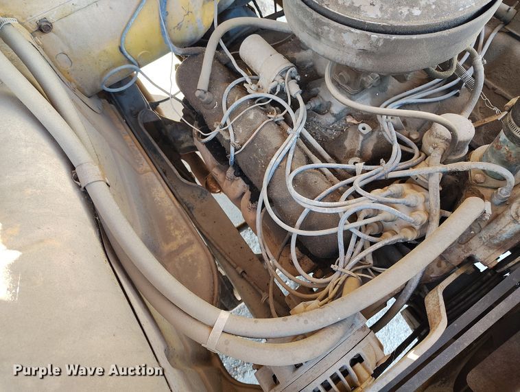 image for item DT0975 1973 Dodge D600 dump truck