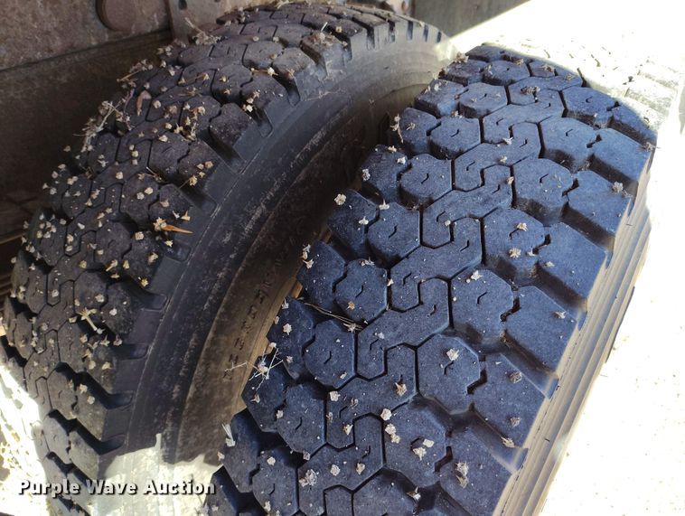 image for item DT0975 1973 Dodge D600 dump truck