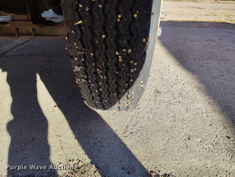 image for item DT0975 1973 Dodge D600 dump truck