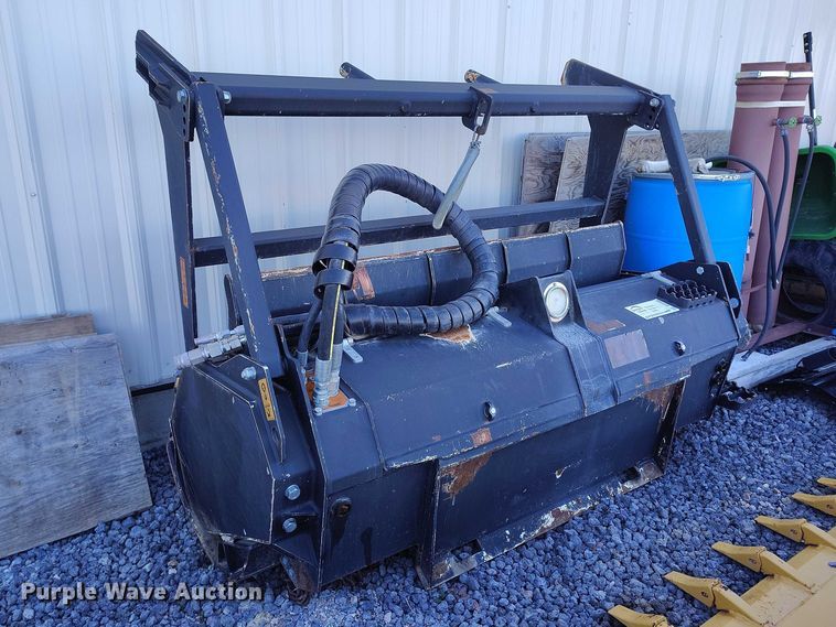 image for item DT0982 2017 Caterpillar HM418C skid steer mulcher