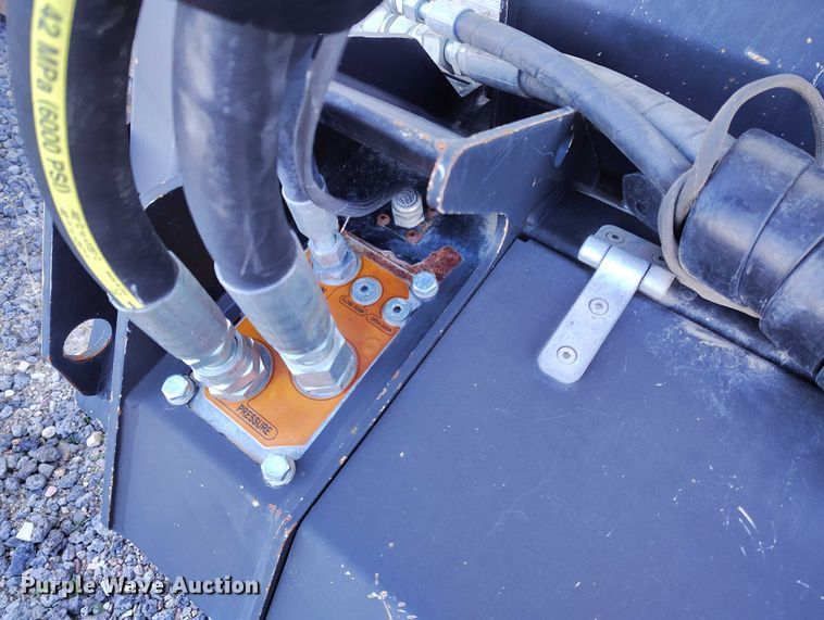 image for item DT0982 2017 Caterpillar HM418C skid steer mulcher