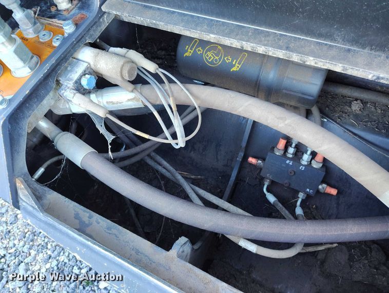 image for item DT0982 2017 Caterpillar HM418C skid steer mulcher