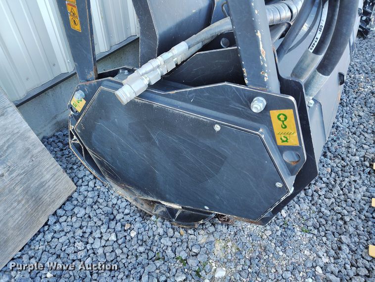 image for item DT0982 2017 Caterpillar HM418C skid steer mulcher