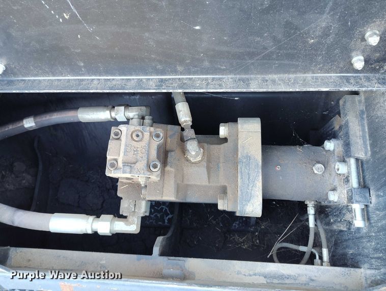 image for item DT0982 2017 Caterpillar HM418C skid steer mulcher