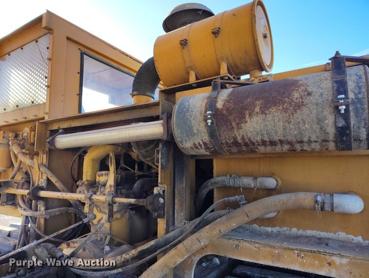 image for item DT0983 1991 Morooka MST-2200 track carrier