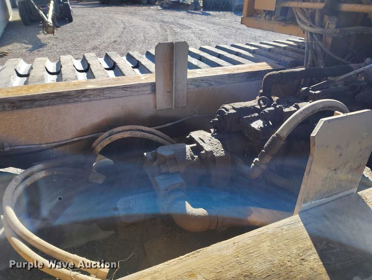 image for item DT0983 1991 Morooka MST-2200 track carrier