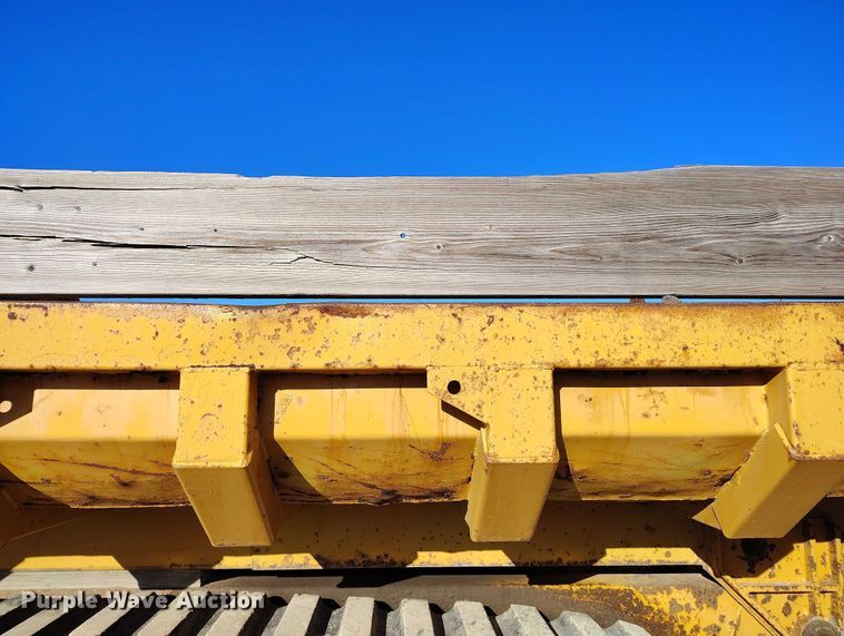 image for item DT0983 1991 Morooka MST-2200 track carrier