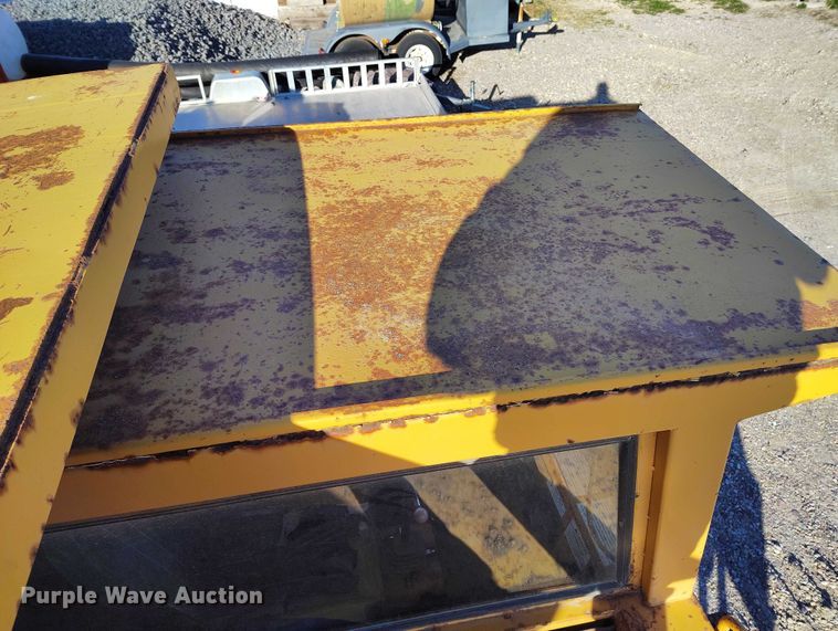 image for item DT0983 1991 Morooka MST-2200 track carrier