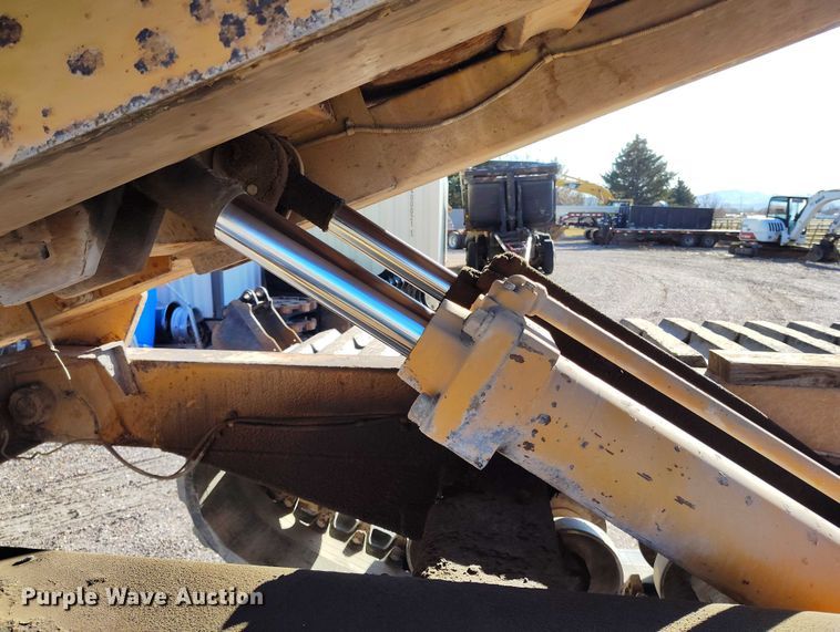 image for item DT0983 1991 Morooka MST-2200 track carrier