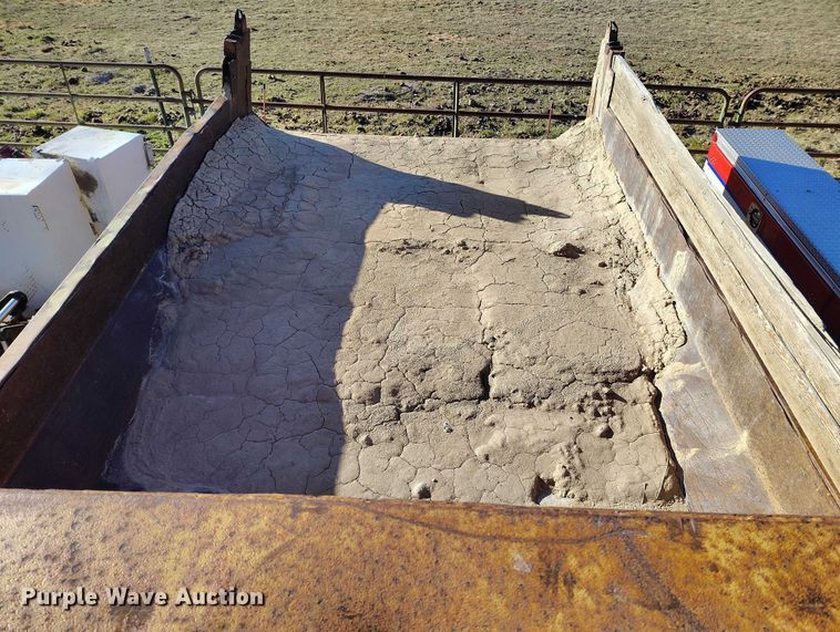 image for item DT0983 1991 Morooka MST-2200 track carrier