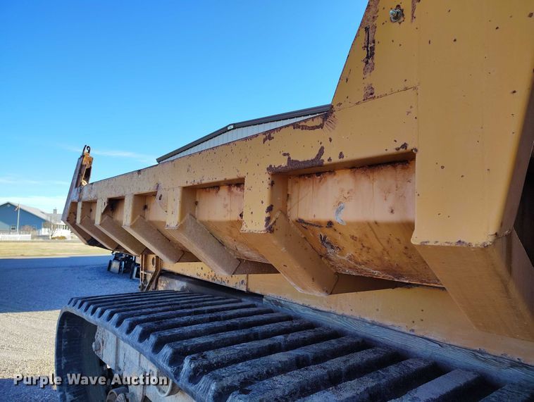 image for item DT0983 1991 Morooka MST-2200 track carrier