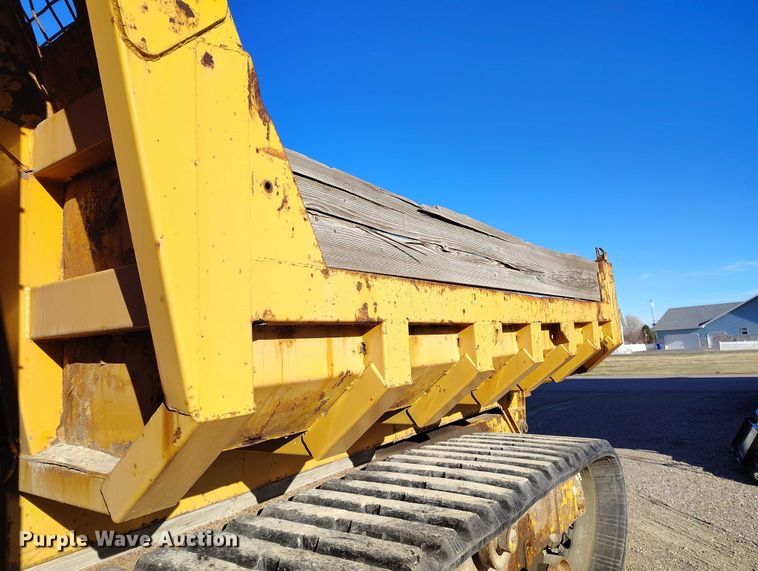 image for item DT0983 1991 Morooka MST-2200 track carrier