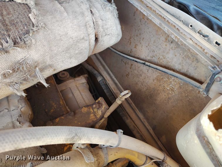 image for item DT0983 1991 Morooka MST-2200 track carrier