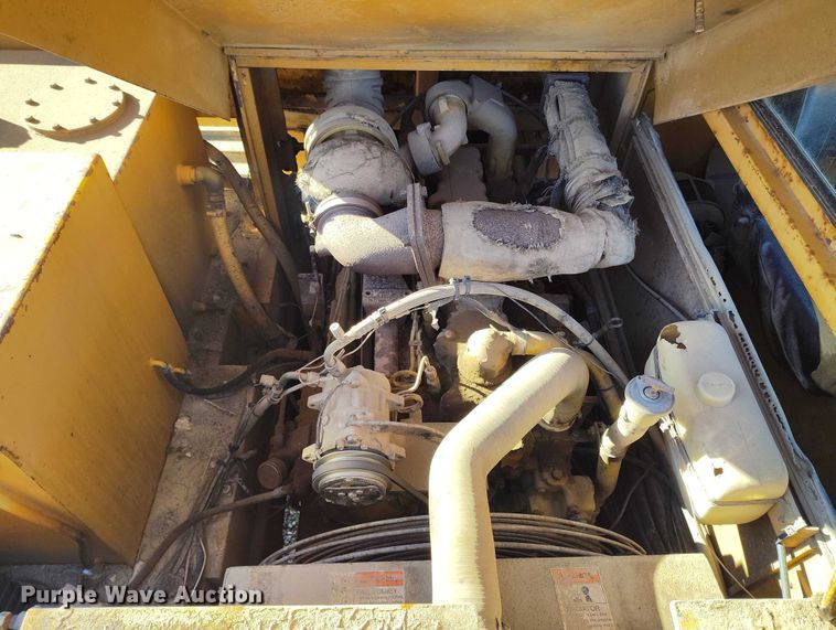 image for item DT0983 1991 Morooka MST-2200 track carrier