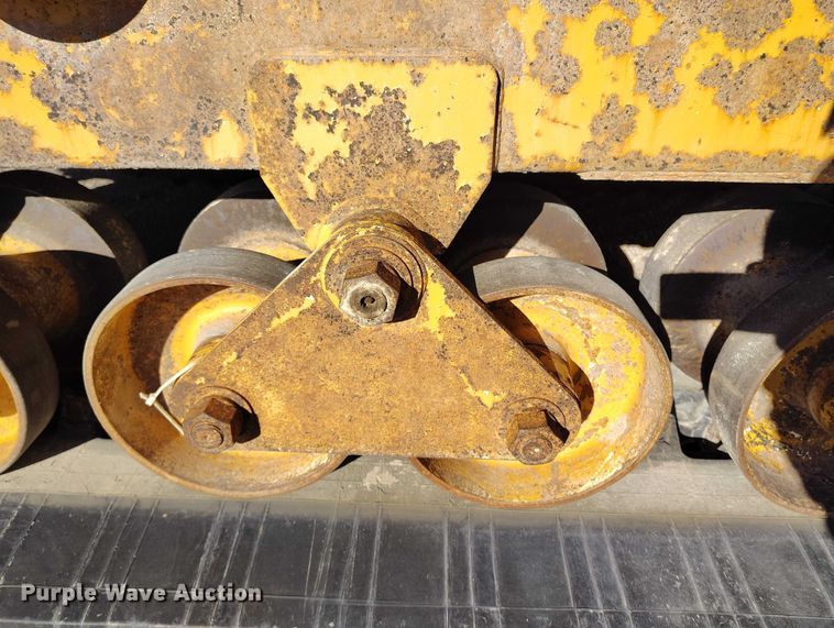 image for item DT0983 1991 Morooka MST-2200 track carrier