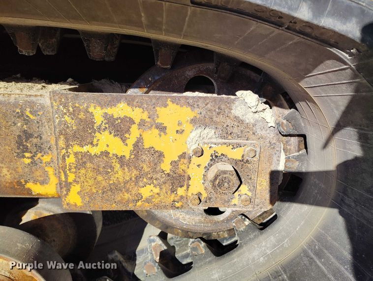 image for item DT0983 1991 Morooka MST-2200 track carrier