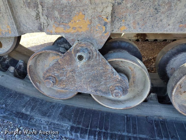 image for item DT0983 1991 Morooka MST-2200 track carrier