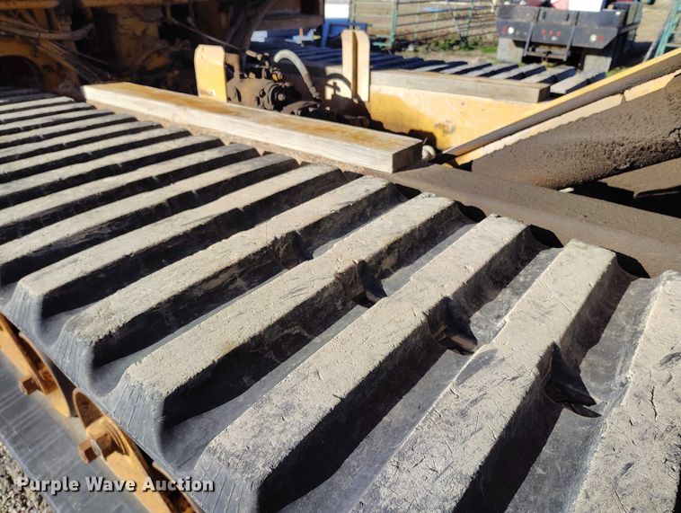 image for item DT0983 1991 Morooka MST-2200 track carrier