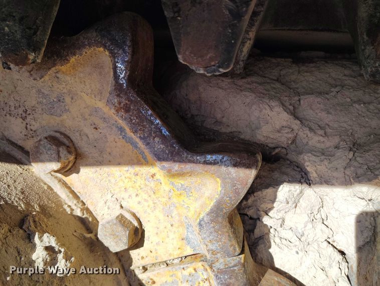 image for item DT0983 1991 Morooka MST-2200 track carrier