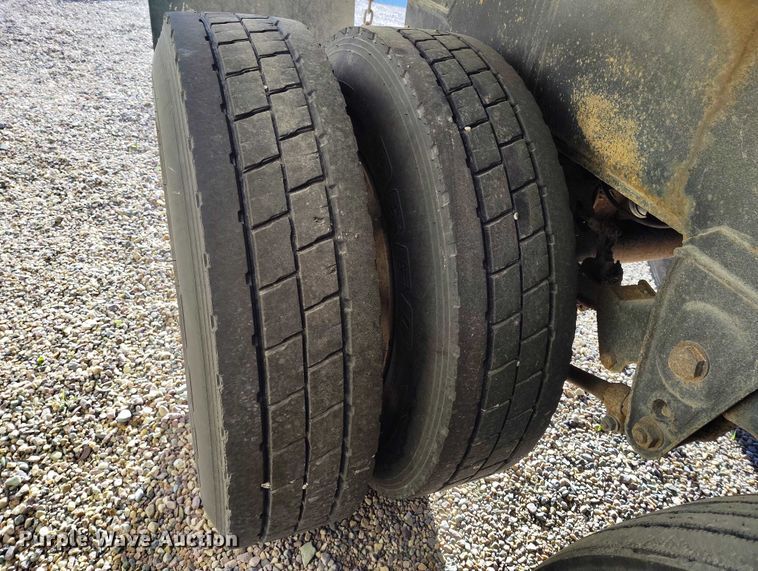 image for item DT0984 1995 Clement end dump pup trailer