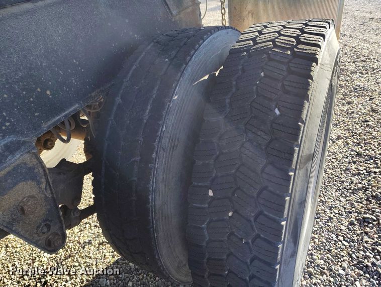 image for item DT0984 1995 Clement end dump pup trailer