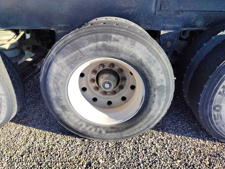 image for item DT0984 1995 Clement end dump pup trailer