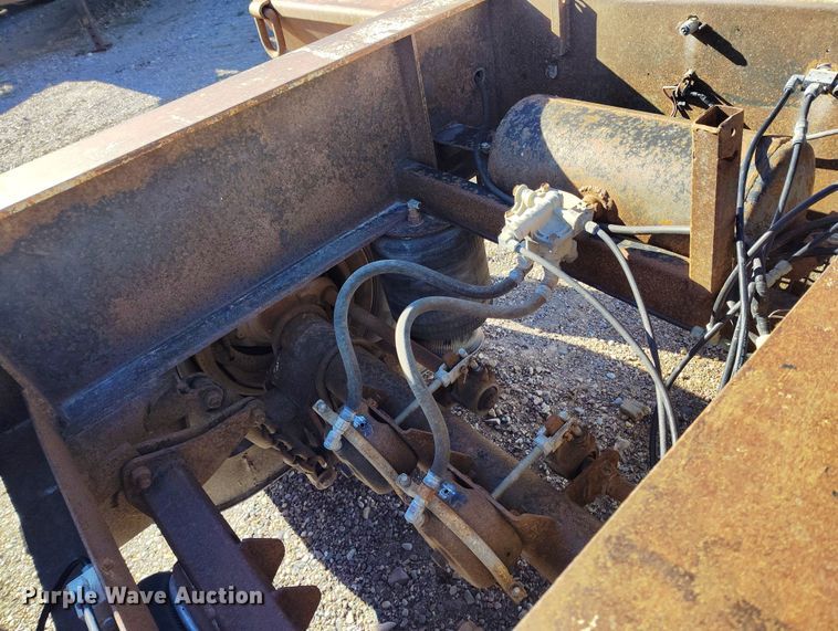 image for item DT0985 1995 Dakota Manufacturing Co. Trail-Eze lowboy equipment trailer