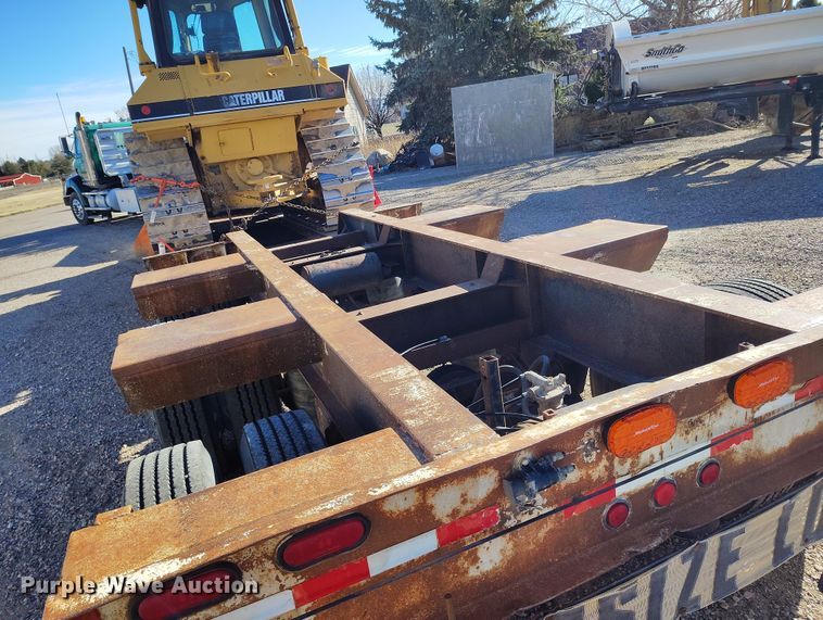 image for item DT0985 1995 Dakota Manufacturing Co. Trail-Eze lowboy equipment trailer